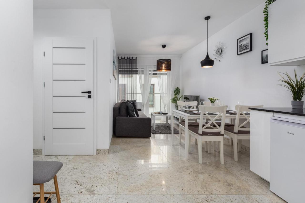 Kapitanski Mostek Apartments Kolobrzeg By Noclegi Renters Kültér fotó