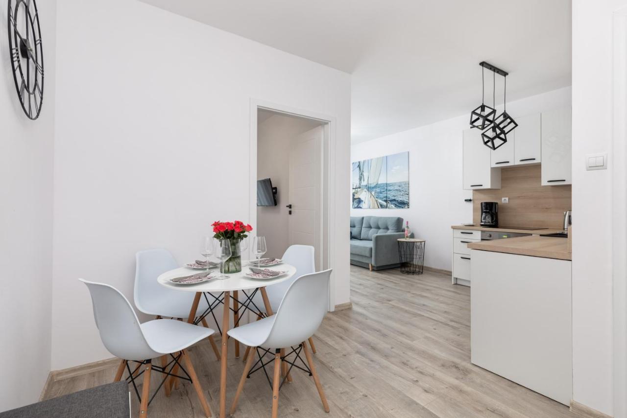 Kapitanski Mostek Apartments Kolobrzeg By Noclegi Renters Kültér fotó